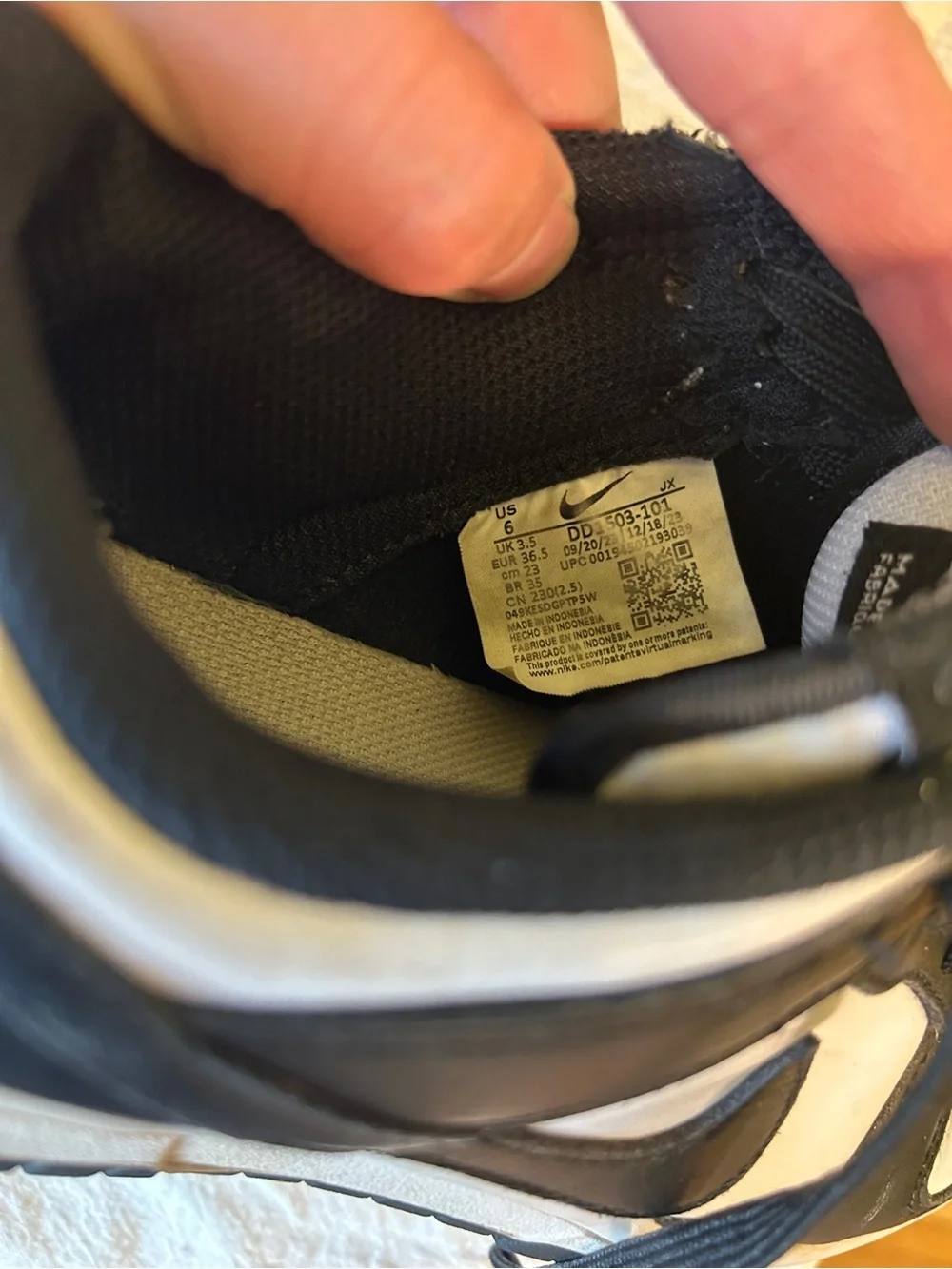 Nike Low Dunk Panda Sneakers